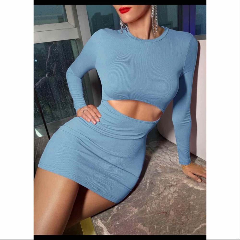 Solid ribbed peekaboo bodycon dress - Picture 2 of 5